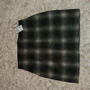 NWT green plaid "wool like" mini skirt (size 6)